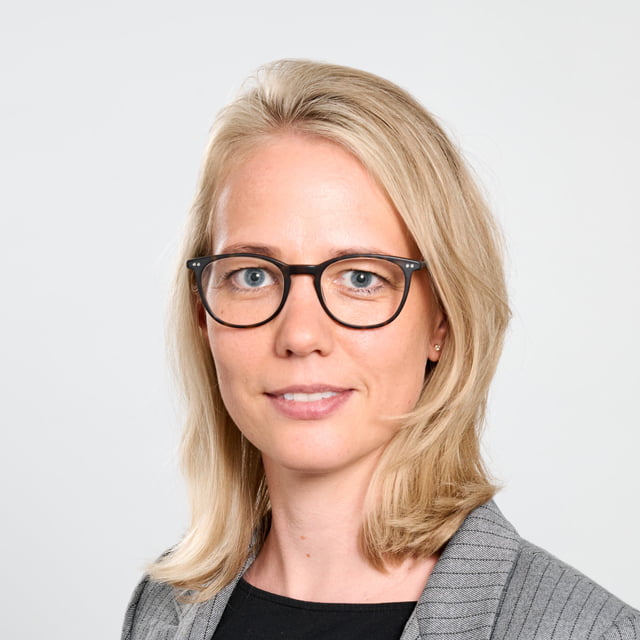 Business Portrait of Nina Herzke, Marketing & Communication and Claims Handler at Corporate Special Risks